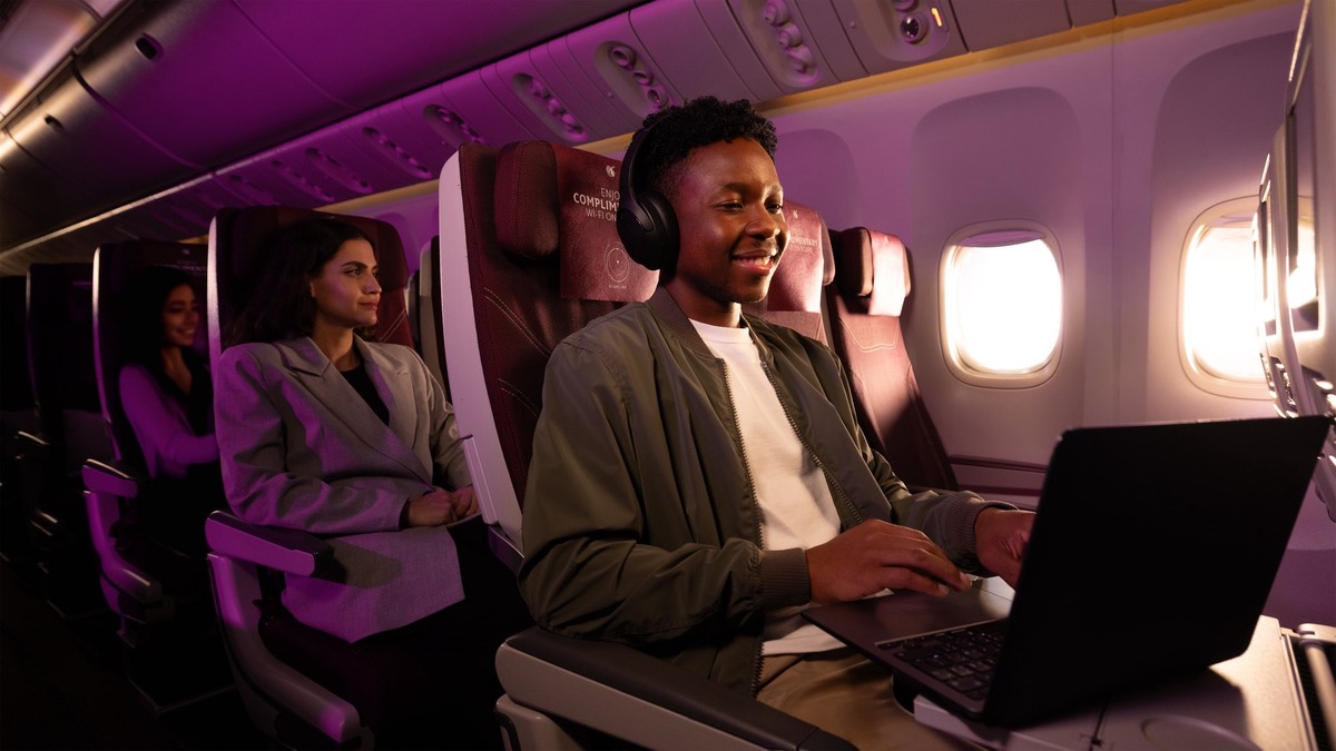 Qatar Airways Hits 100 Planes Equipped with Starlink Connectivity
